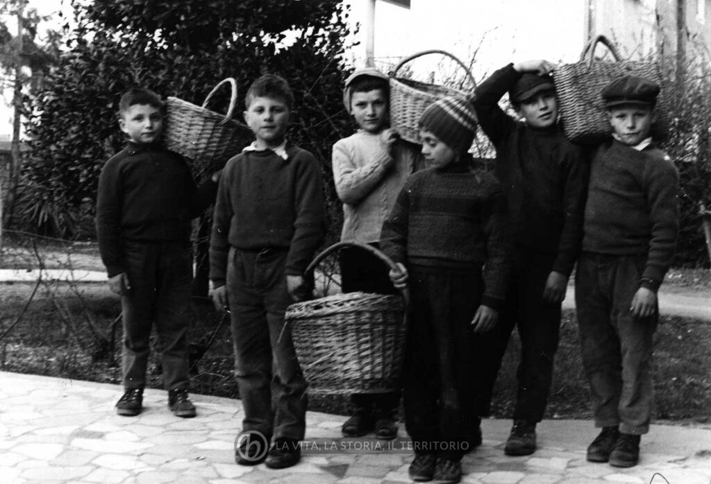 La questua del giovedì santo La questua del giovedì santo