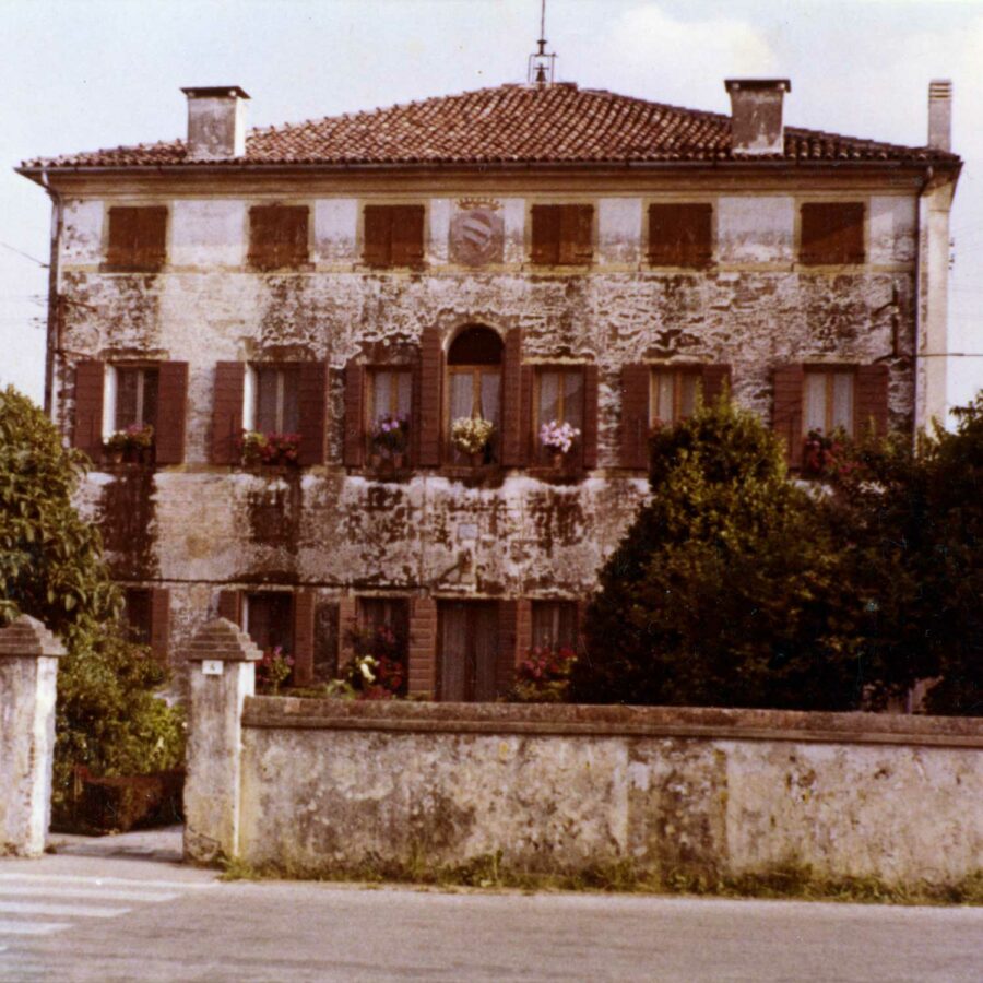 La canonica nel 1972