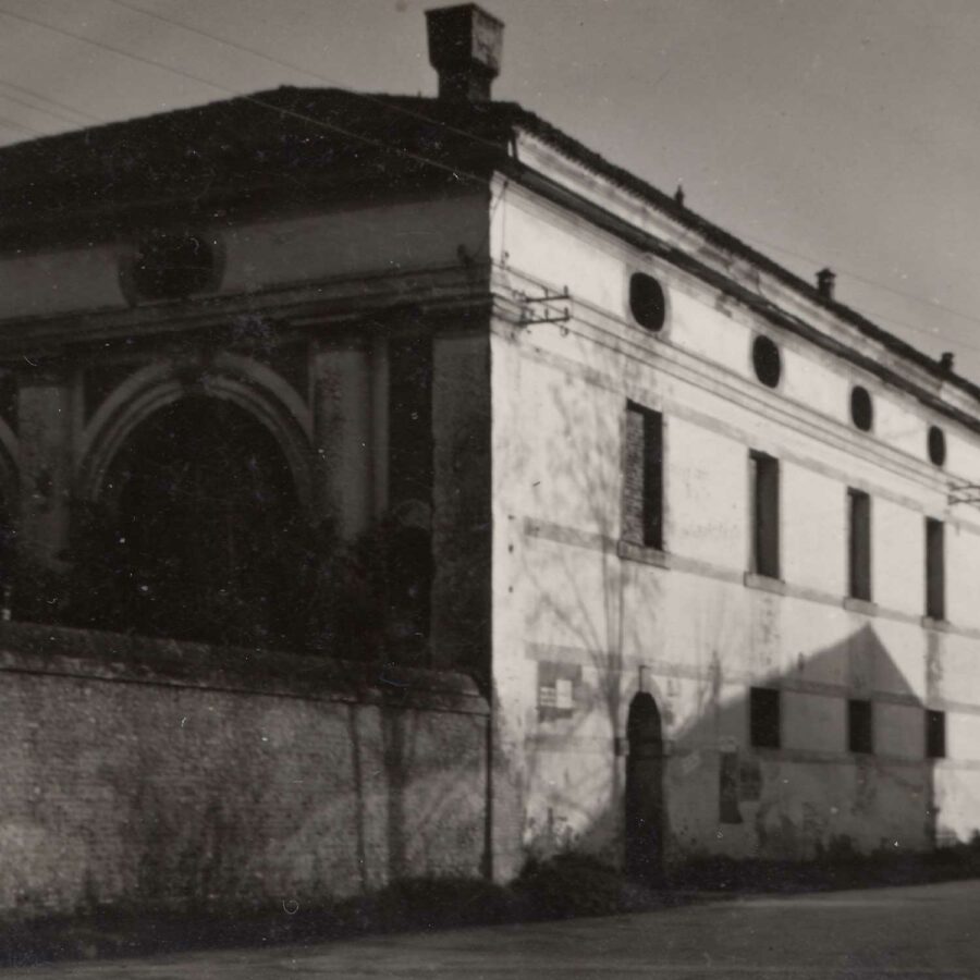 Barchessa di Villa Pola